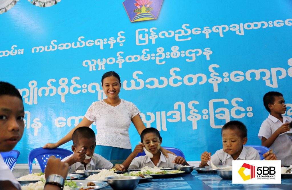 Donations at Kyaik Wine Boys Training Schools